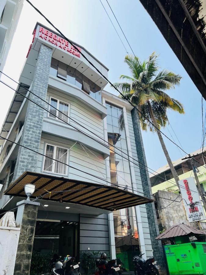 Hotel Reegate Inn Near South Railway Station Kochi Exterior photo