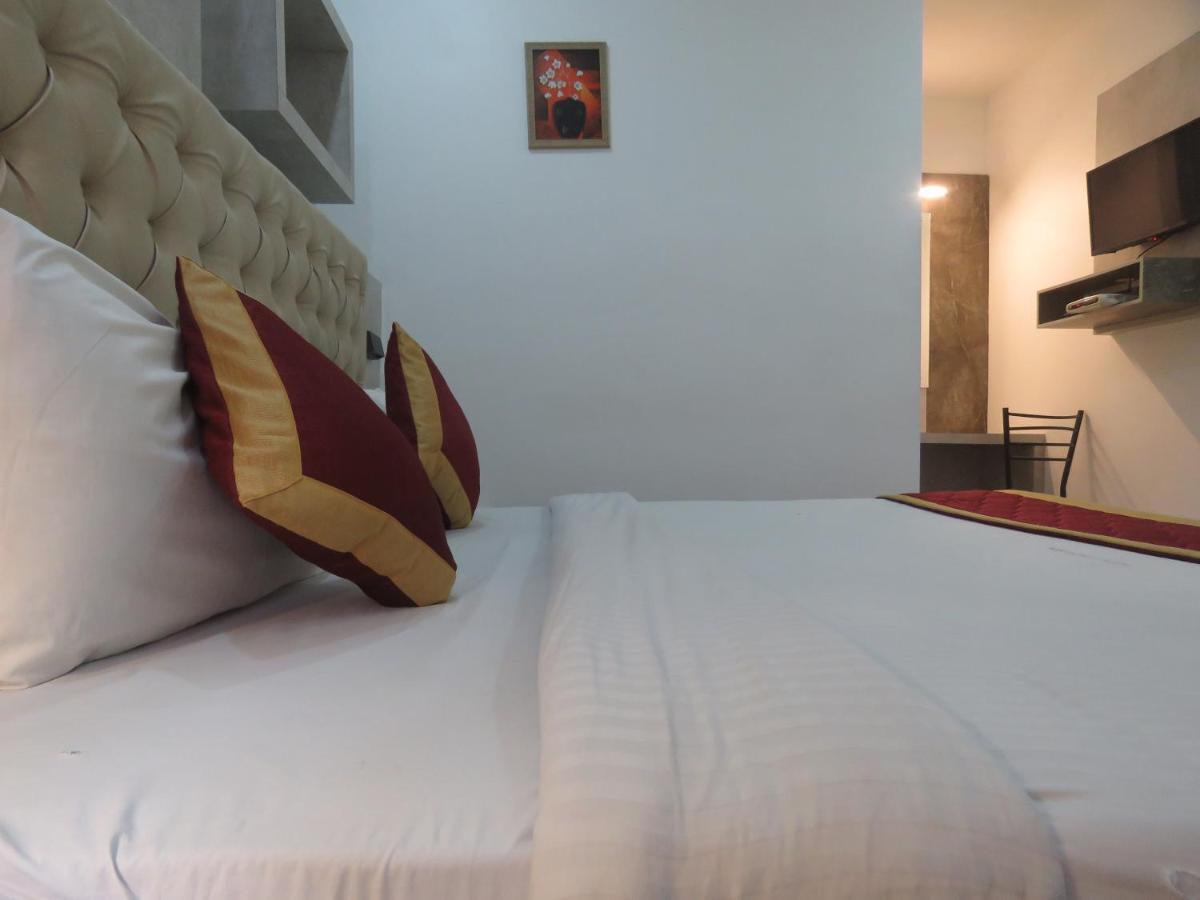Hotel Reegate Inn Near South Railway Station Kochi Exterior photo