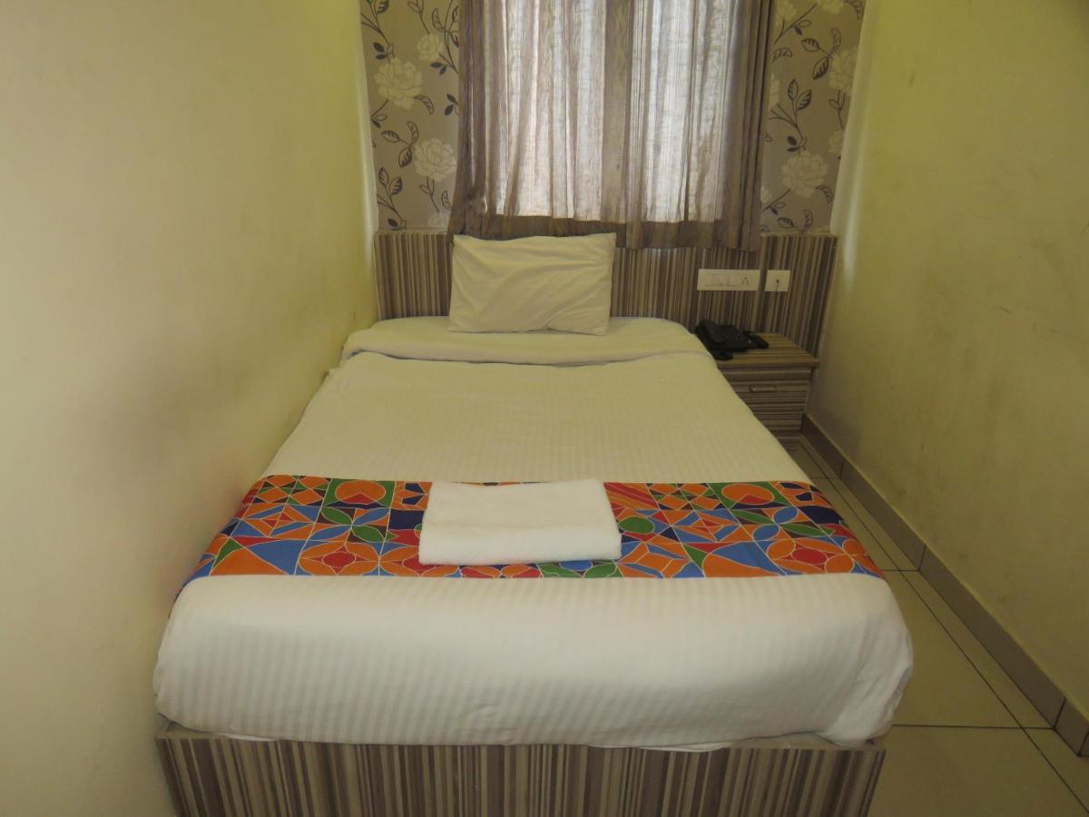 Hotel Reegate Inn Near South Railway Station Kochi Exterior photo