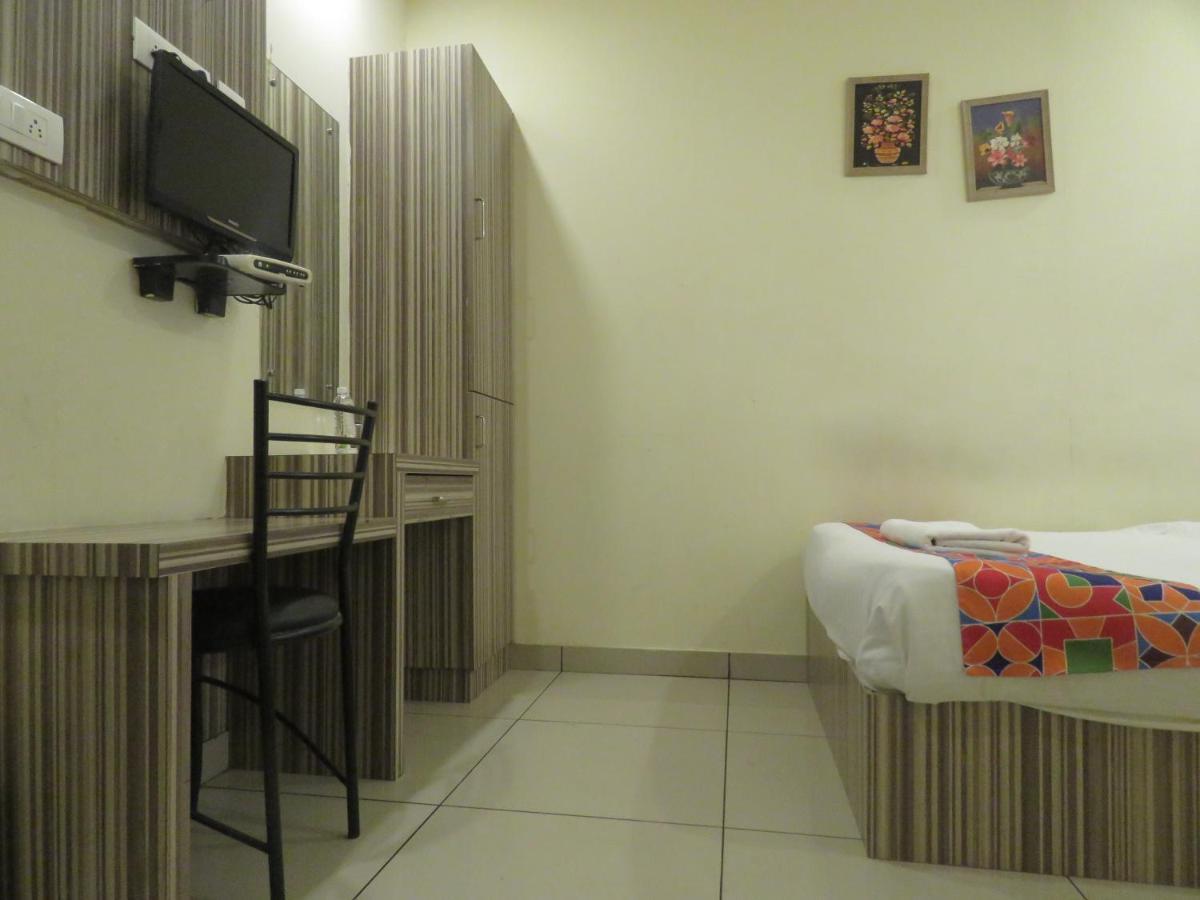 Hotel Reegate Inn Near South Railway Station Kochi Exterior photo